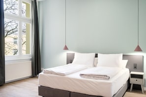 Iron/ironing board, WiFi, bed sheets - Apartment (150sqm) with 3 Bedrooms & Balcony (Mitte / Wedding (Berlin))