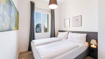 Desk, iron/ironing board, travel cot, WiFi