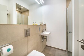 Hair dryer, towels - Apartment (110sqm) with 3 Bedrooms & Balcony (Mitte / Wedding (Berlin))