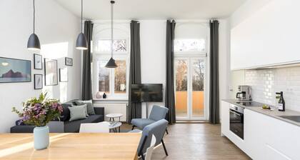 Apartment (110sqm) with 3 Bedrooms & Balcony