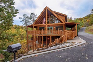 Exterior - *Stunning 3BD Cabin w/ VIEWS! Hot Tub + Game Room* (Sevierville)