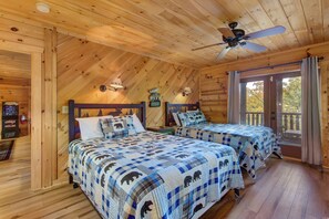 3 bedrooms, desk, travel cot, free WiFi - *Stunning 3BD Cabin w/ VIEWS! Hot Tub + Game Room* (Sevierville)