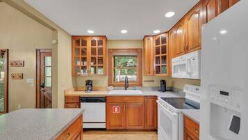 Studio (4 Bedrooms) | Fasilitet på overnattingsstedet