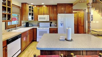 Studio (4 Bedrooms) | Property amenity