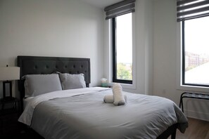 Iron/ironing board, Internet, bed sheets - Beautiful 1BR in Park View DC 9v2d (Washington)