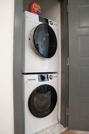 Interior - Beautiful 1BR in Park View DC 6f01 (Washington)