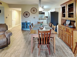 Condo (2 Bedrooms) | Tiện nghi, dịch vụ nơi lưu trú