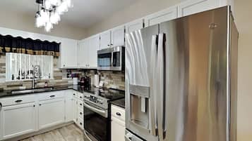 Condo (2 Bedrooms) | Property amenity