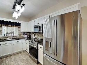 Condo (2 Bedrooms) | Tiện nghi, dịch vụ nơi lưu trú