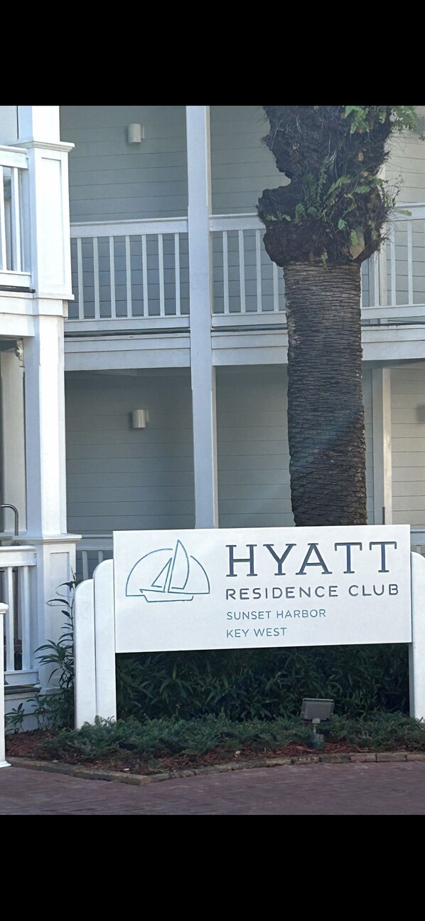 Exterior detail - Sunset Harbor studio unit, large bath , Truman White House, Mallory Square, etc (Key West)