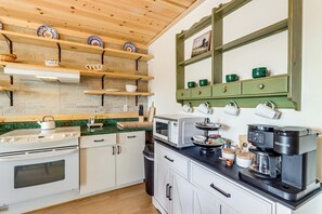 Refrigerador, microondas, parrilla de estufa y lavavajillas 