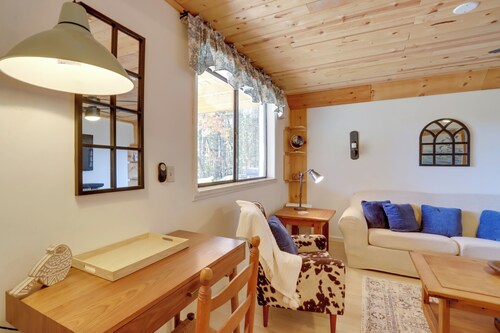 Near Nottely Lake: Serene Couple's Retreat w/ Deck