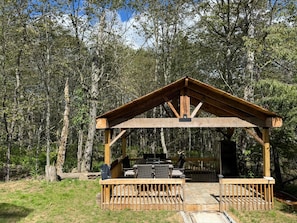 Outdoor dining - Relaxing Urban Escape all year round (Tobyhanna)