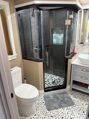 Towels, soap, toilet paper - Relaxing Urban Escape all year round (Tobyhanna)