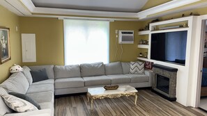 TV - Relaxing Urban Escape all year round (Tobyhanna)