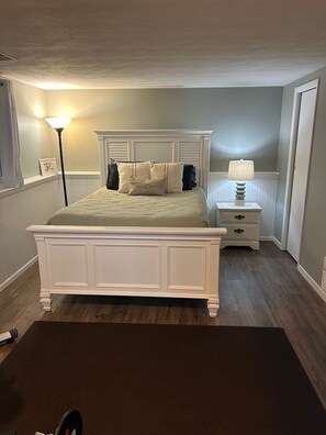 4 habitaciones, tabla de planchar con plancha, wifi y ropa de cama 