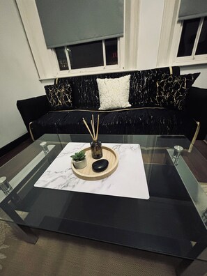 Interior - Modern, Centre Prime Location, Sleeps 3, 2 Beds (Sheffield)