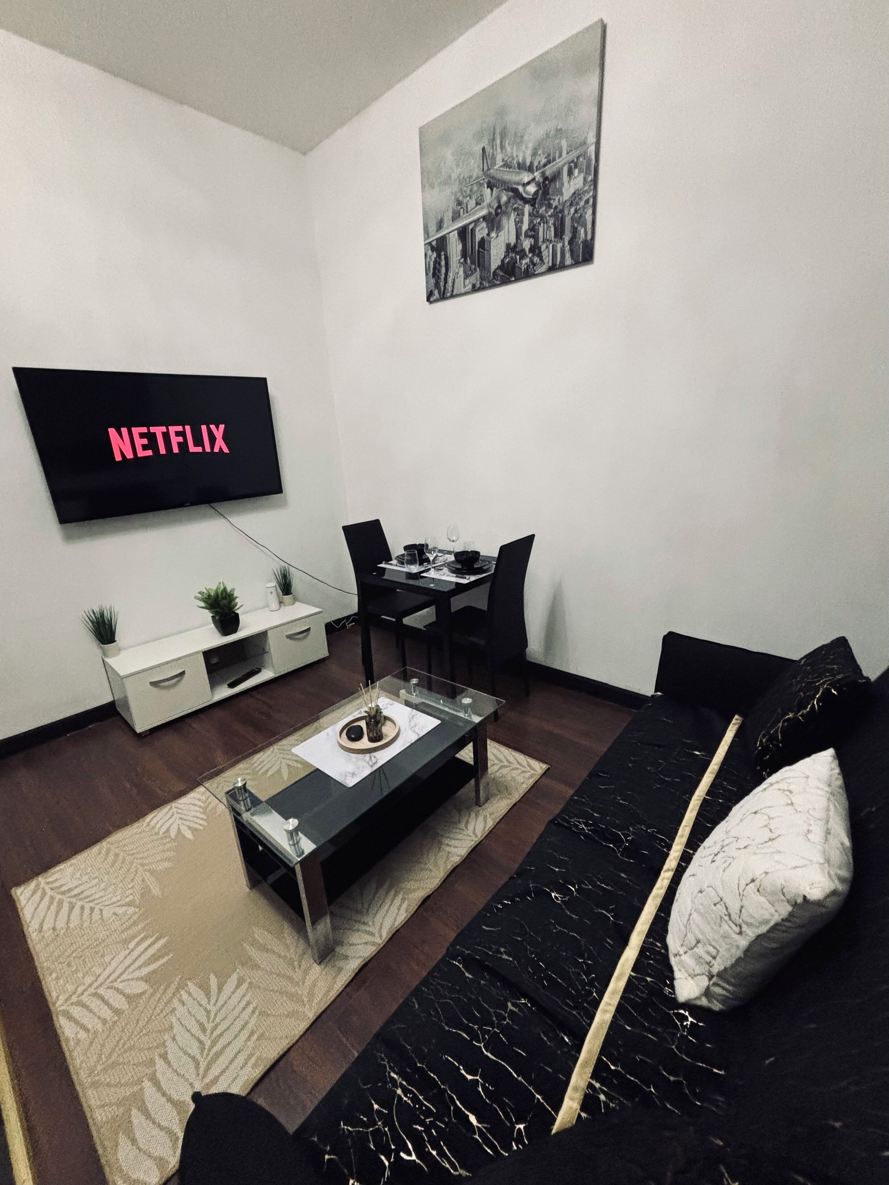 Modern, Centre Prime Location, Sleeps 3, 2 Beds - 셰필드