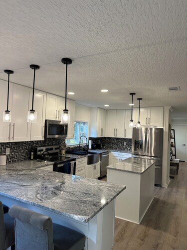 Spacious 4-bedroom house in lovely Ocala located on horse farm