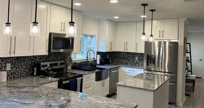 Spacious 4-bedroom house in lovely Ocala located on horse farm