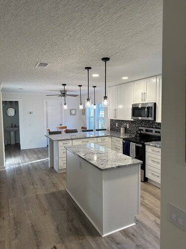 Spacious 4-bedroom house in lovely Ocala located on horse farm