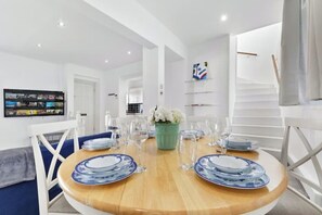 Dining - Modern Spacious 2 Bedroom House in Central London (Kensington )