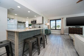 Fridge, microwave, oven, dishwasher - Island Winds West 170 Gulf Views (Gulf Shores)