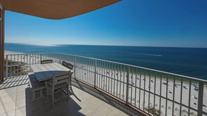 Outdoor dining - Phoenix Gulf Towers 1208 (Orange Beach)