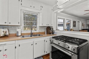 電子レンジ、オーブン、コンロ