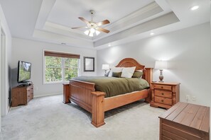 4 makuuhuonetta, silitysrauta/-lauta, ilmainen Wi-Fi, vuodevaatteet