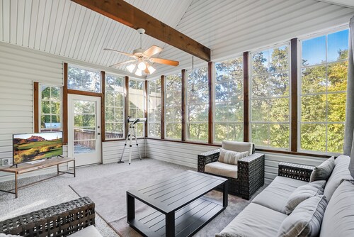 Lakefront Family Fun - Kayak, Paddle Board, Bike, Sauna, Theater, Ping Pong