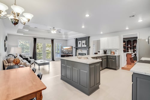 Lakefront Family Fun - Kayak, Paddle Board, Bike, Sauna, Theater, Ping Pong