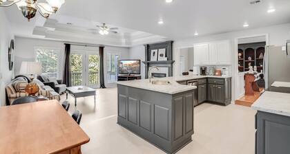 Lakefront Family Fun - Kayak, Paddle Board, Bike, Sauna, Theater, Ping Pong