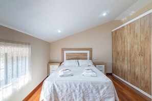 3 soverom, strykejern/-brett, wi-fi og sengetøy