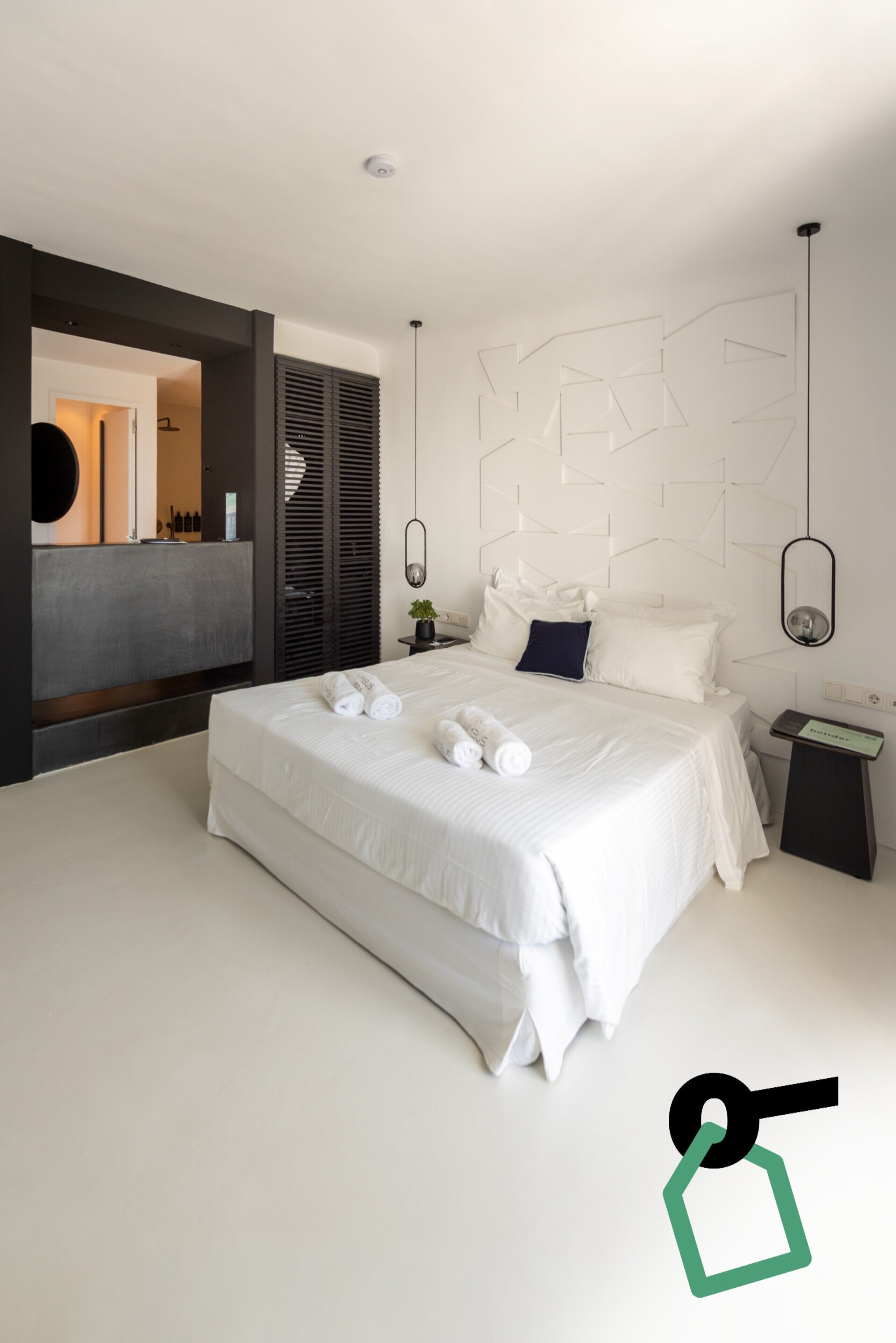 Double Room | Minibar, in-room safe, free WiFi, bed sheets