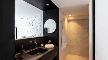 Double Room | Bathroom | Shower, towels, soap, toilet paper