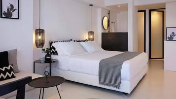 Double Room | Minibar, in-room safe, free WiFi, bed sheets
