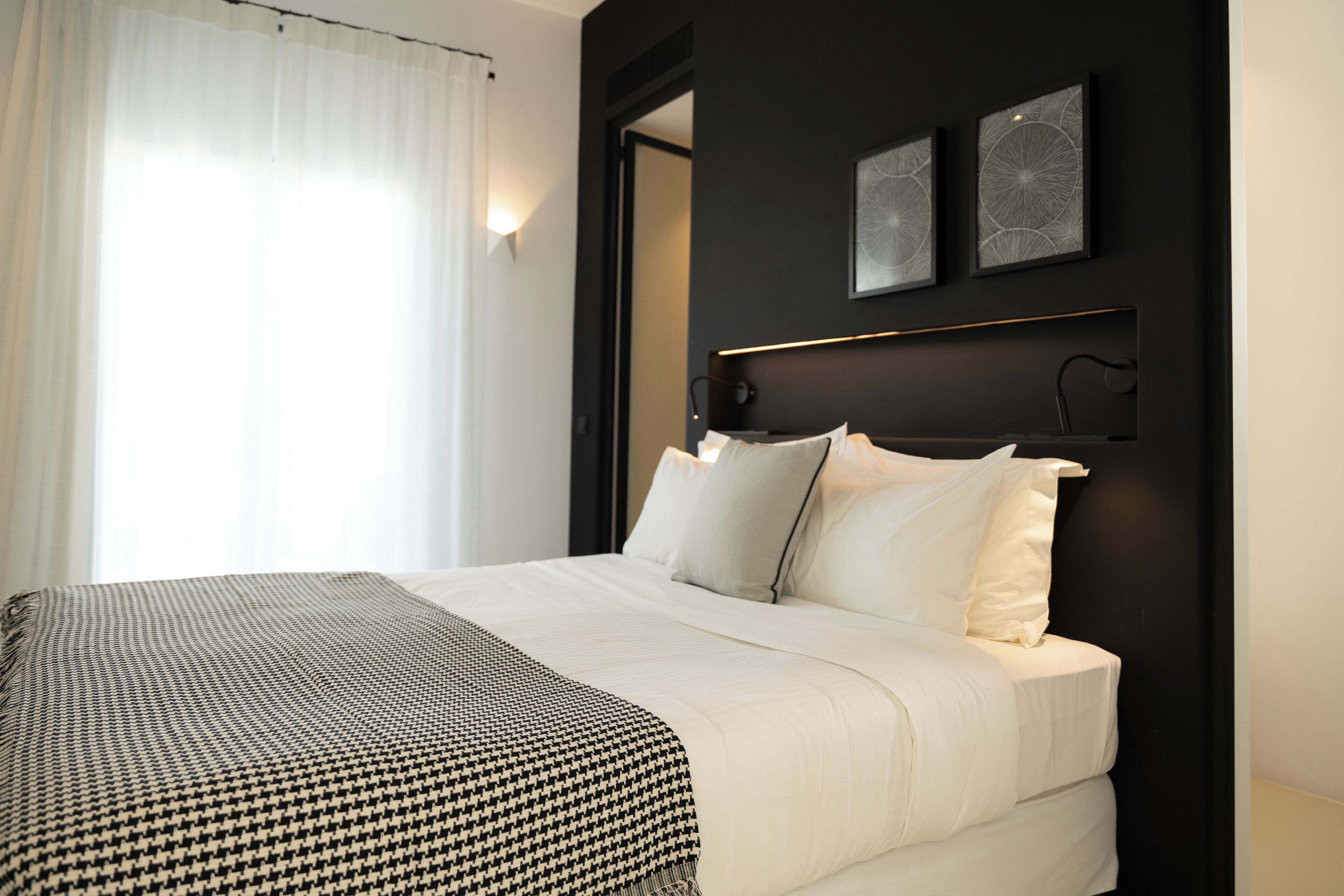 雙人房 | 迷你吧、客房內保險箱、免費無線上網、床單