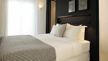 Double Room | Minibar, in-room safe, free WiFi, bed sheets