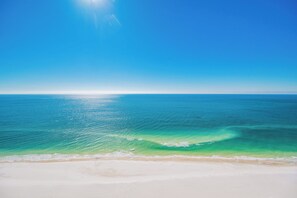 On the beach - Phoenix Gulf Towers 2605 (Orange Beach)