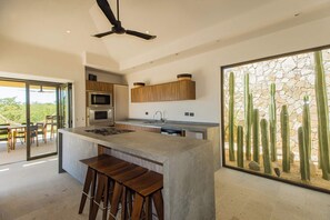 Fridge, microwave, oven, stovetop - Casa Naah Payil Cabo Del Sol By The Agency Baja (Cabo San Lucas)