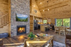 Dining - Title Ridge Hollow Retreat – Hot Tub, Fire Pit & Dogs | Updated Gatlinburg Cabin (Gatlinburg)