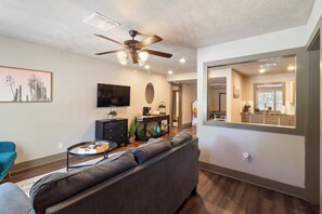 TV - Aggieland Gem-Minutes from Texas A&M (College Station)