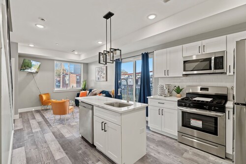 The Modern Muse – Perfect Blend of Style, Comfort & Convenience - 5 min from Zoo