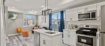 The Modern Muse â Perfect Blend of Style, Comfort & Convenience - 5 min from Zoo