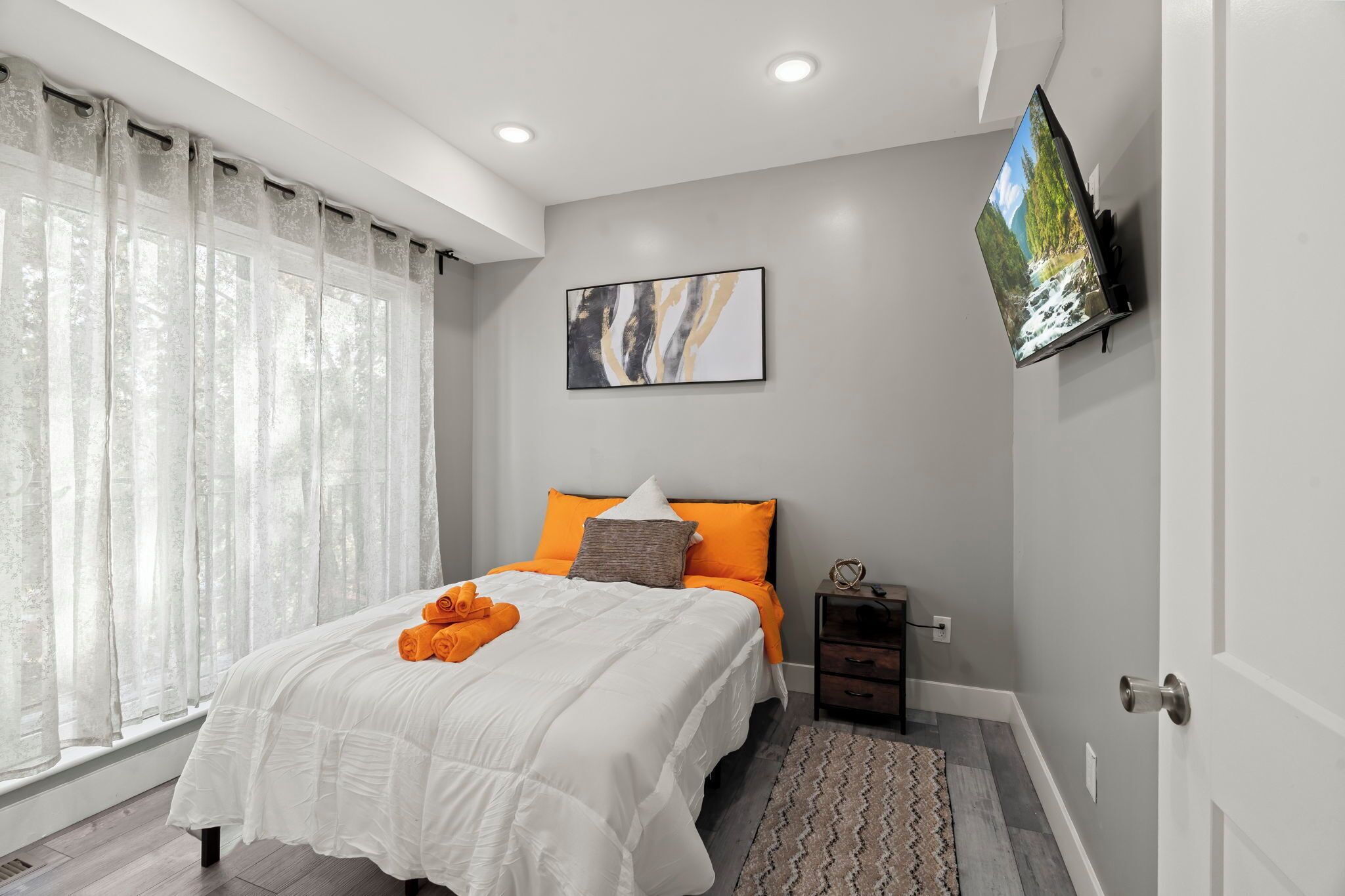2 bedrooms, WiFi, bed sheets