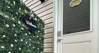 New cozy bed room suite , Netflix, separate entrance