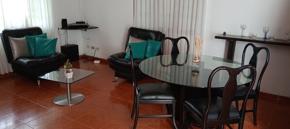 Basic Double Room | In-room dining