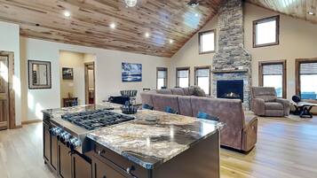 House (3 Bedrooms) | Property amenity