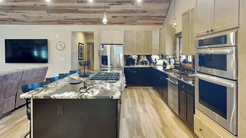 House (3 Bedrooms) | Property amenity